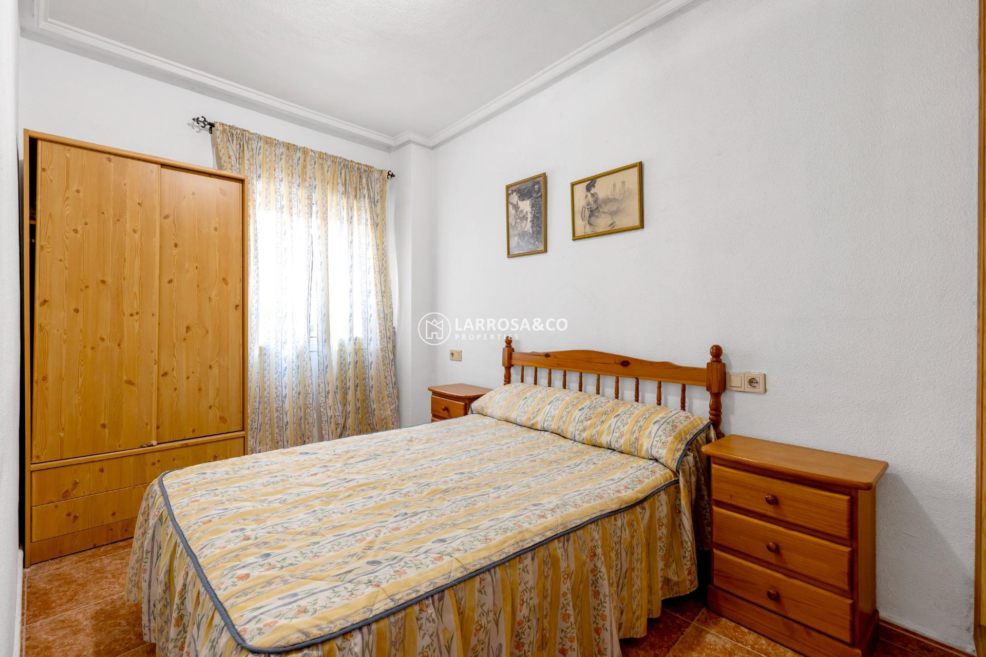 Resale - Ground floor apartment - Torrevieja - Estacion de autobuses