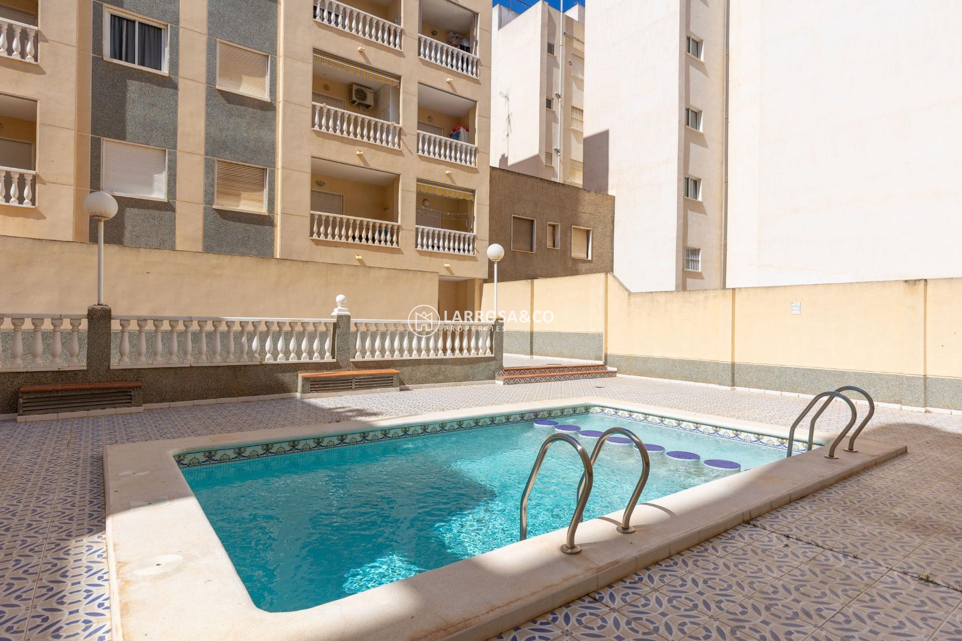 Resale - Ground floor apartment - Torrevieja - Estacion de autobuses