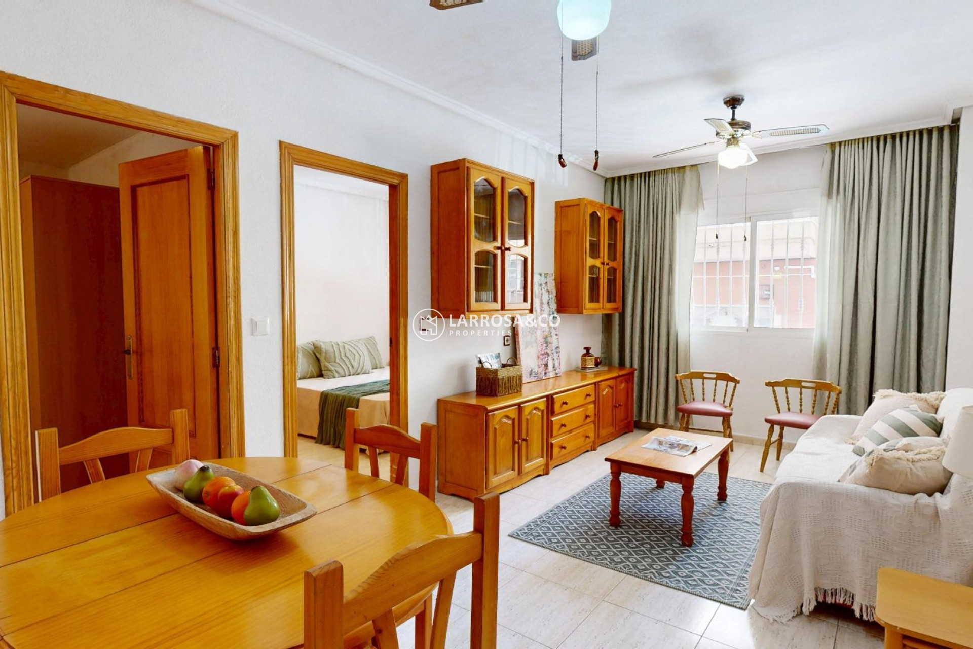 Resale - Ground floor apartment - Torrevieja - Estacion de autobuses