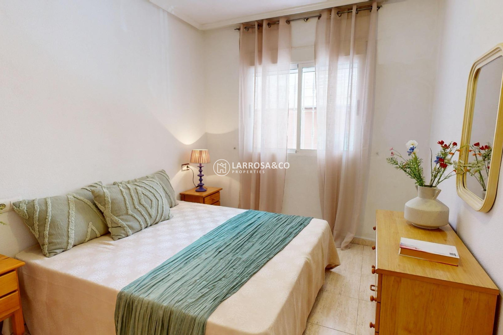 Resale - Ground floor apartment - Torrevieja - Estacion de autobuses