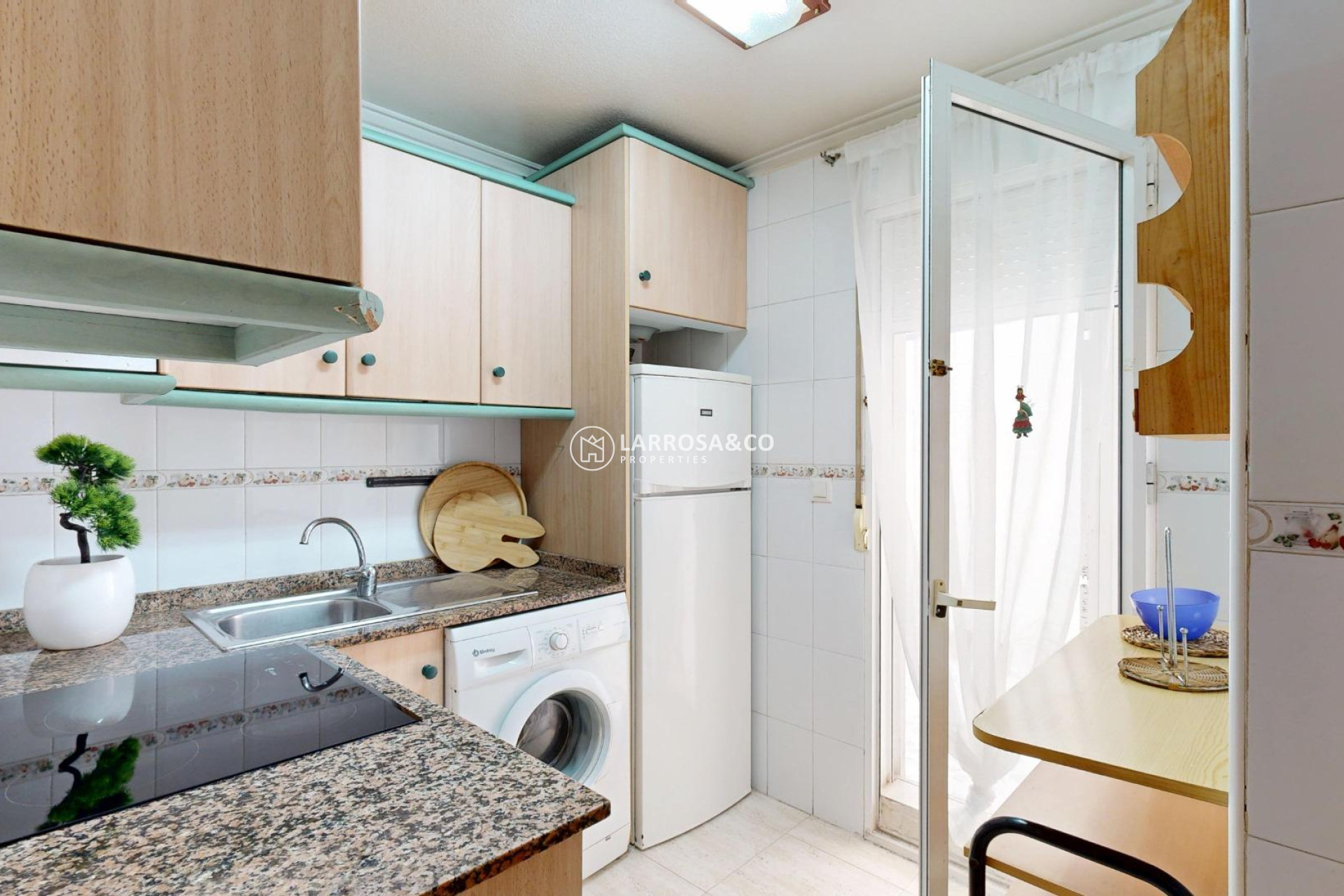 Resale - Ground floor apartment - Torrevieja - Estacion de autobuses