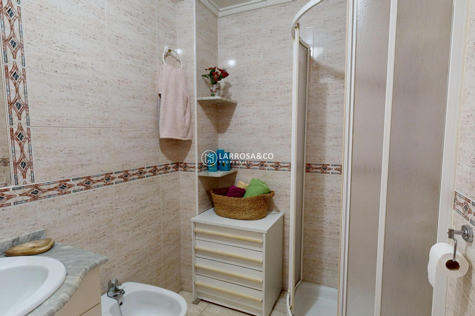 Resale - Ground floor apartment - Torrevieja - Estacion de autobuses