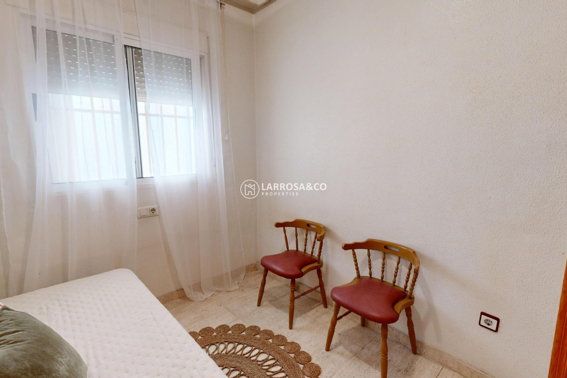 Resale - Ground floor apartment - Torrevieja - Estacion de autobuses