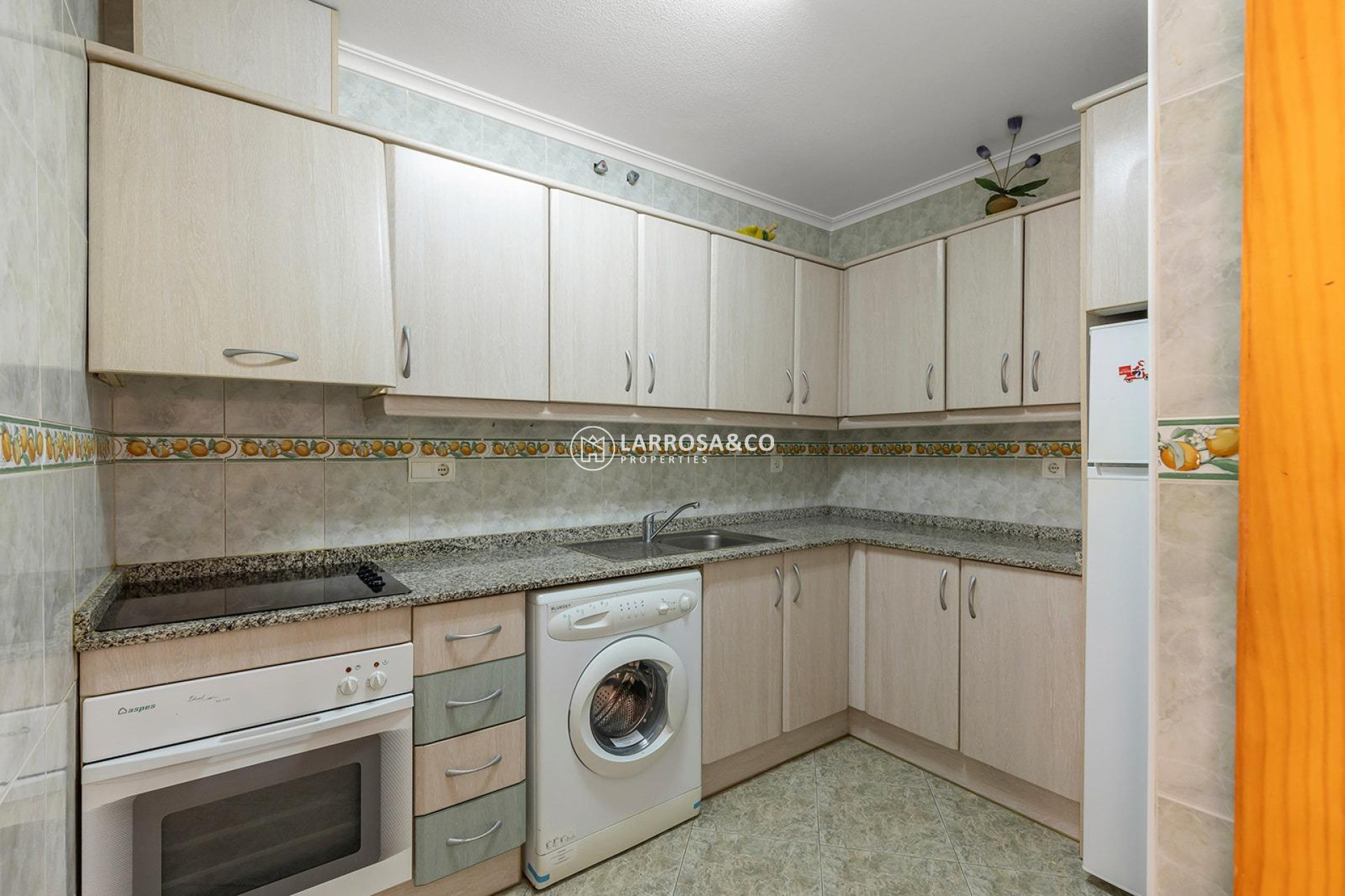 Resale - Ground floor apartment - Torrevieja - La Mata