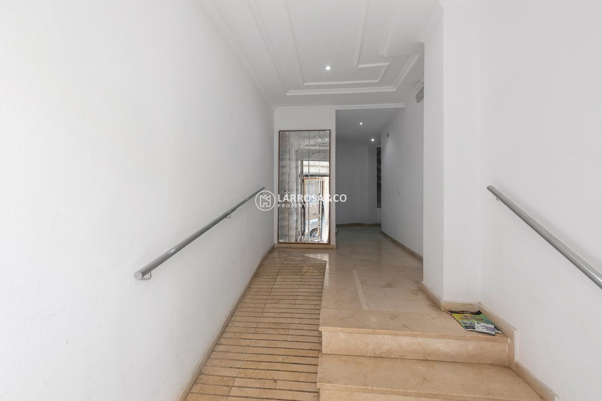 Resale - Ground floor apartment - Torrevieja - La Mata