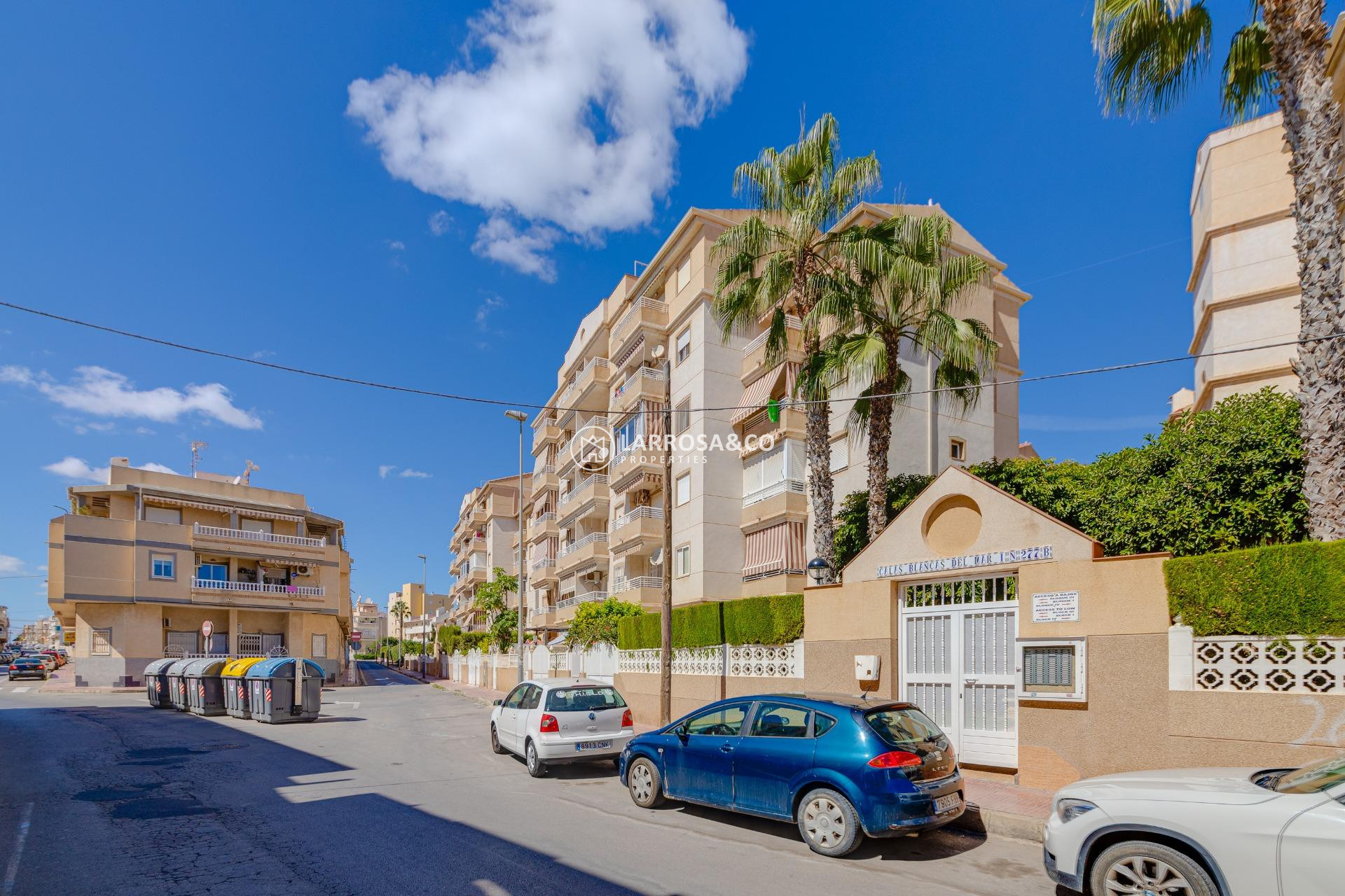 Resale - Ground floor apartment - Torrevieja - Los Locos Beach