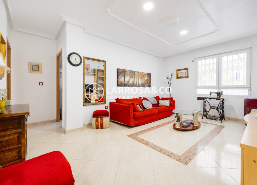 Resale - Ground floor apartment - Torrevieja - Playa del cura