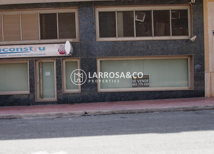 resale-guardamar-commercial-space-facade-front-rv2035