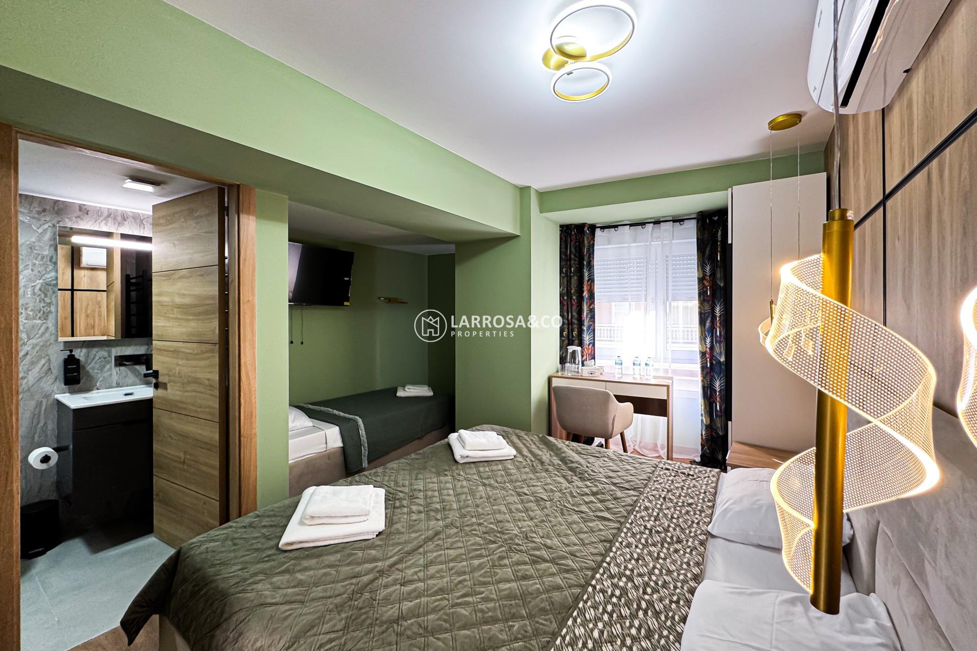 Resale - Hotel - Torrevieja - Centro