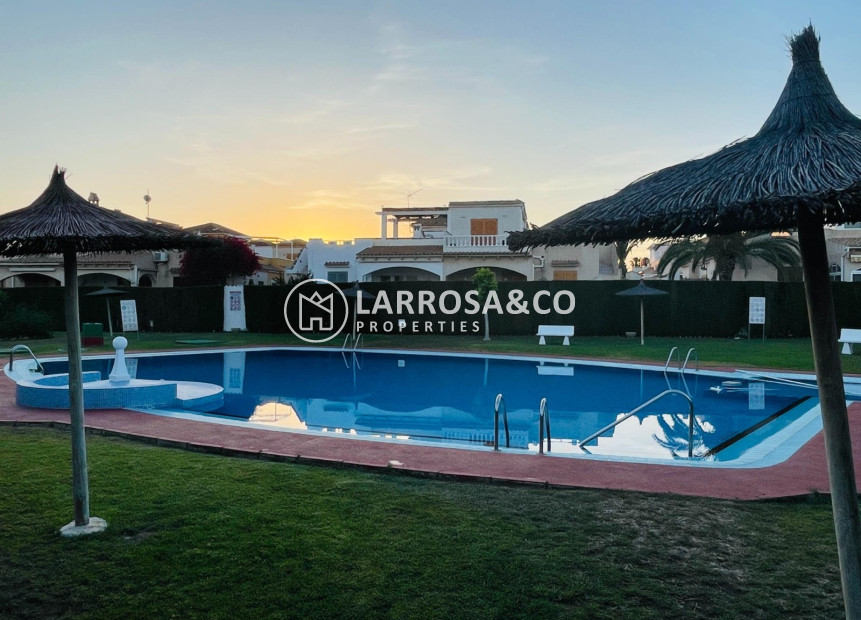 Resale - Quatro house - Orihuela costa - Playa Flamenca