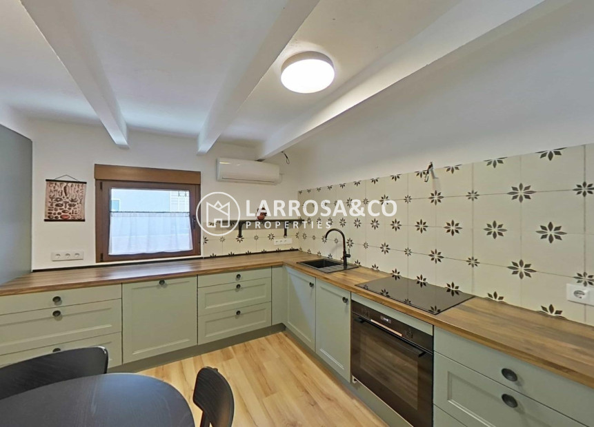 Resale - Semi-detached house - Formentera del Segura - Centro