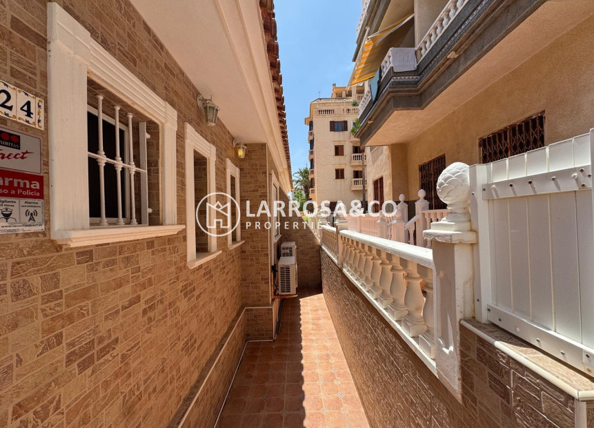 Resale - Semi-detached house - Guardamar del Segura - Urbanizaciones