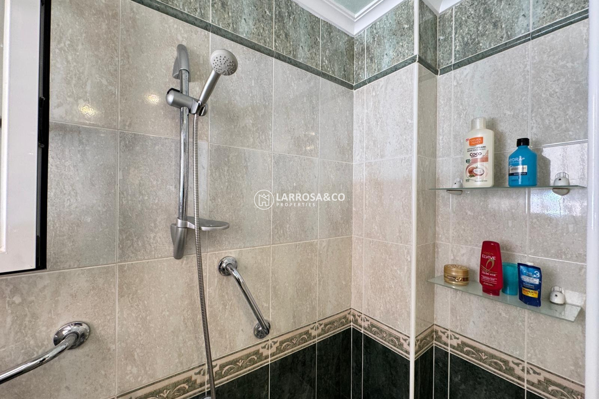 Resale - Semi-detached house - Guardamar del Segura - Urbanizaciones