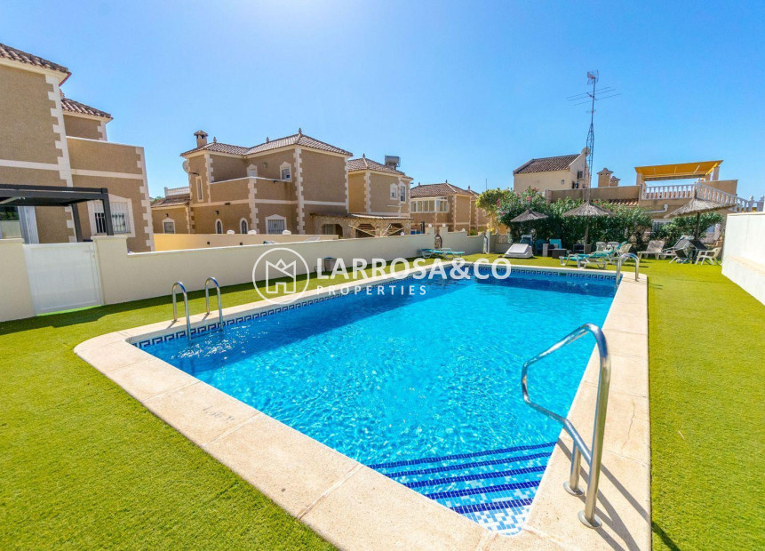 Resale - Semi-detached house - Orihuela costa - Las Filipinas