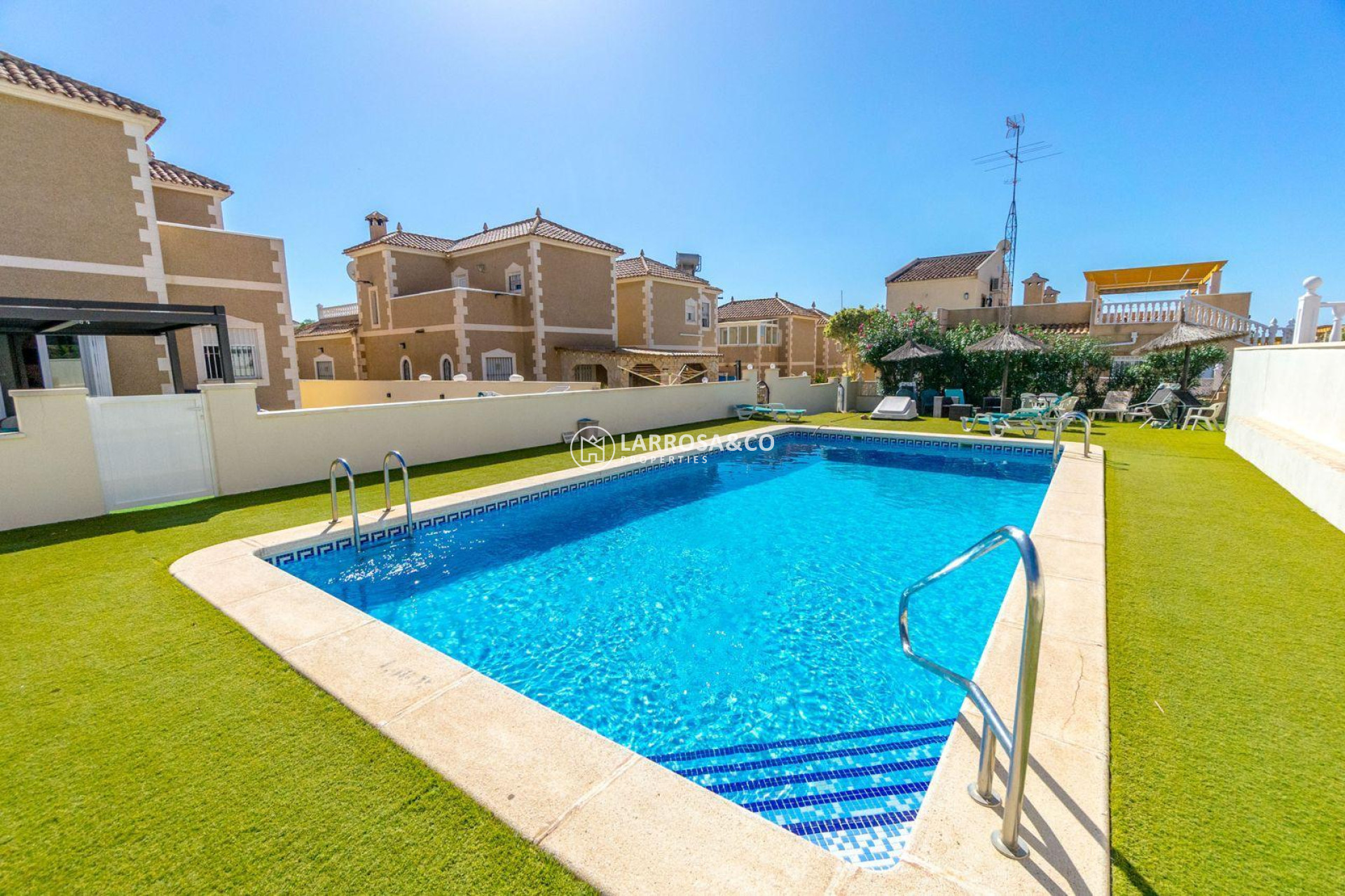 Resale - Semi-detached house - Orihuela costa - Las Filipinas