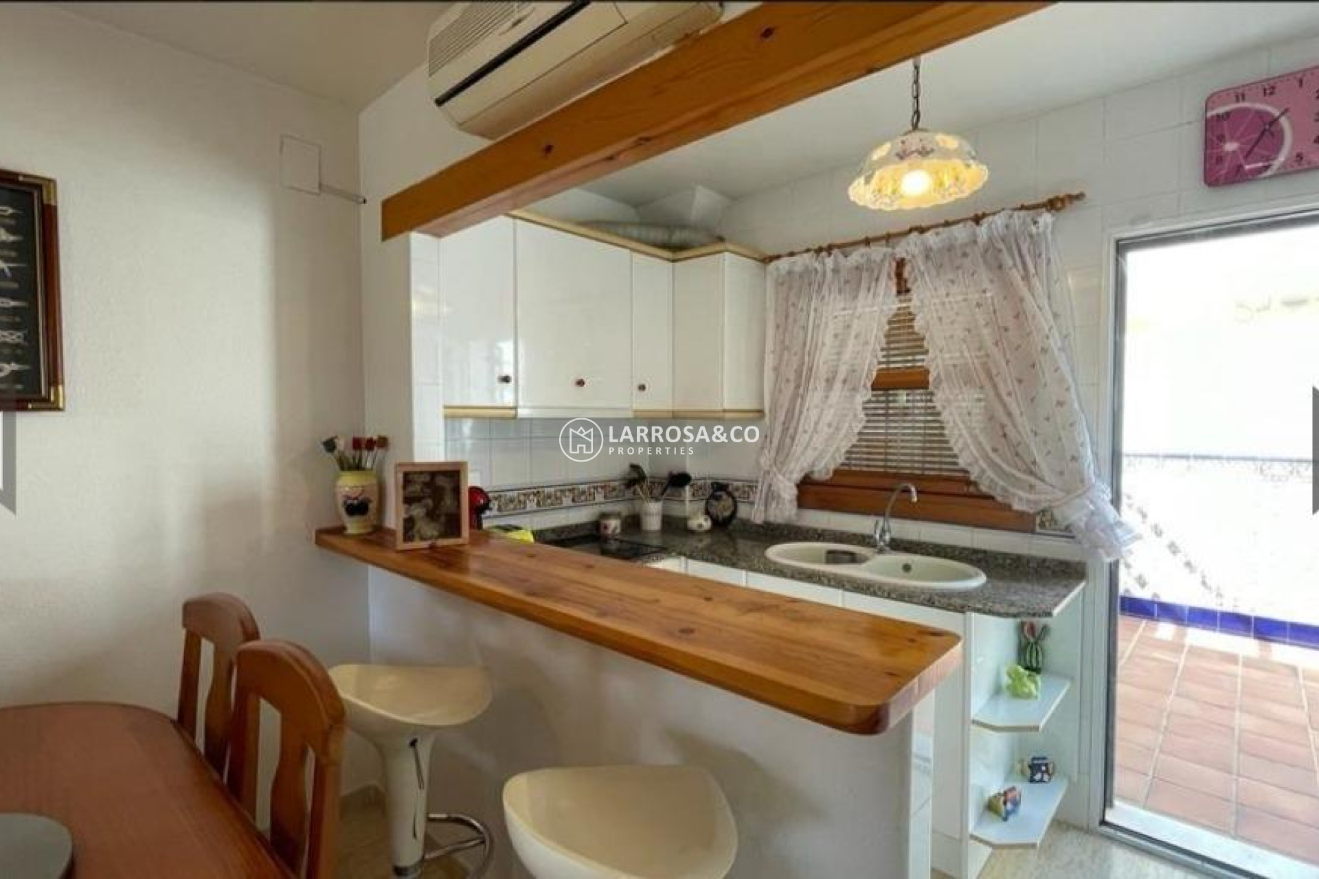 Resale - Semi-detached house - Pilar de la Horadada - Pueblo Latino