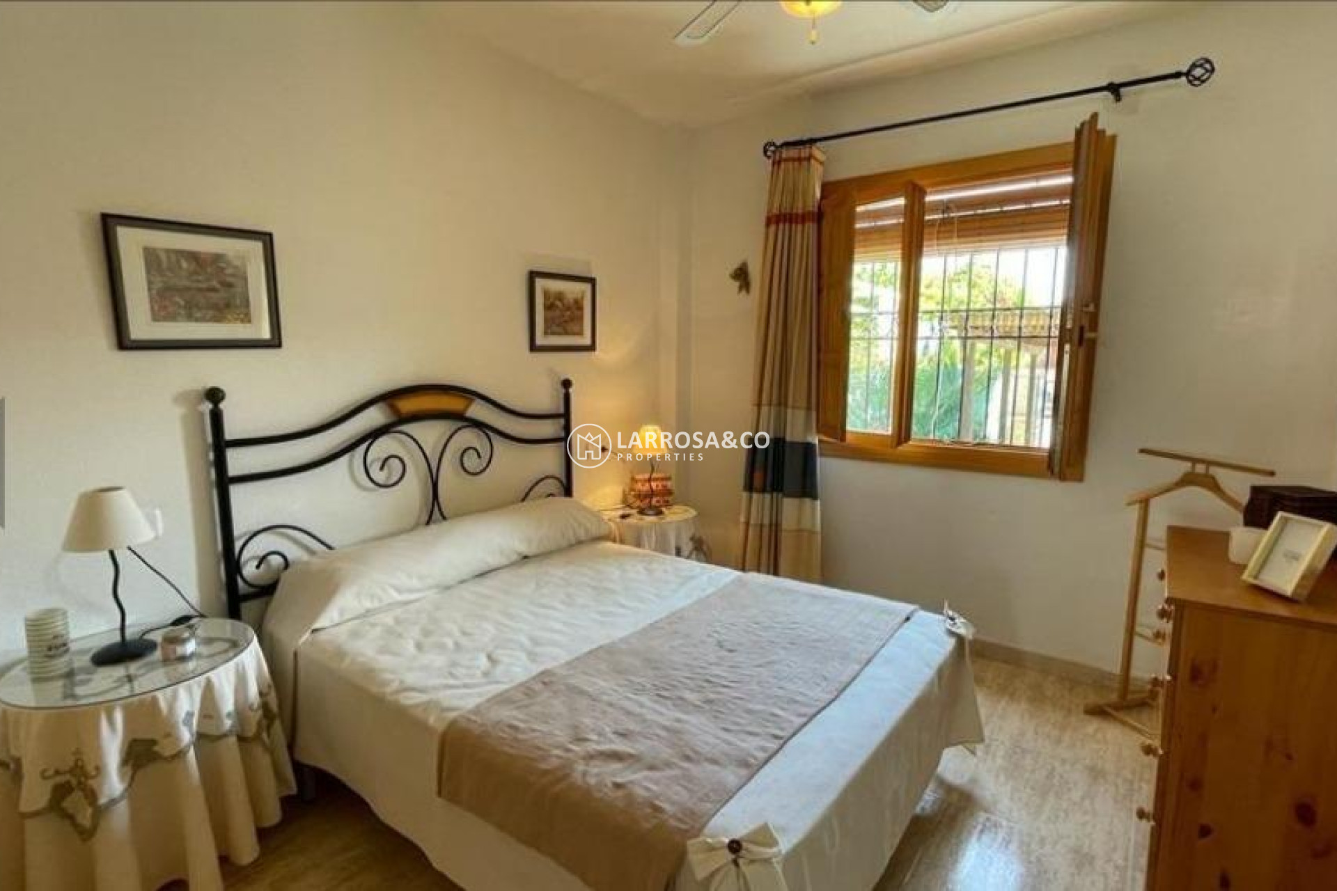 Resale - Semi-detached house - Pilar de la Horadada - Pueblo Latino