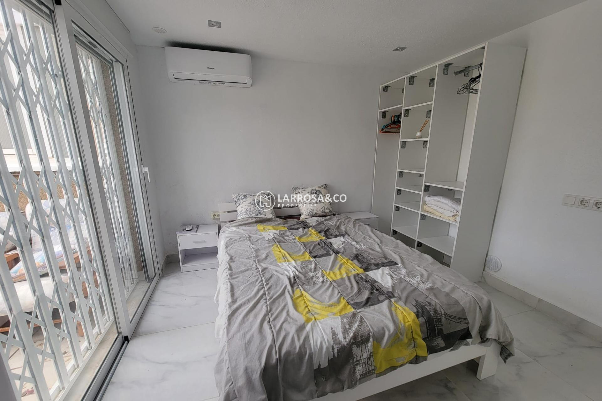 Resale - Semi-detached house - Pilar de la Horadada - Torre de la Horadada