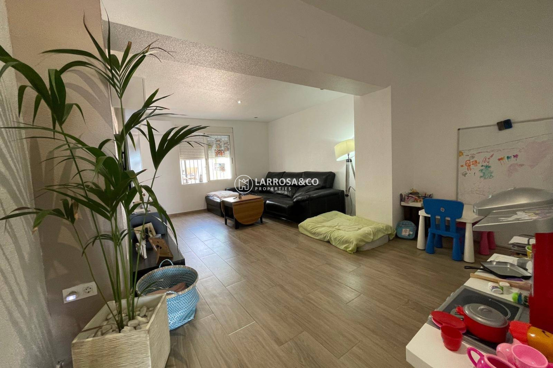 Resale - Semi-detached house - Pilar de la Horadada - Zona Pueblo