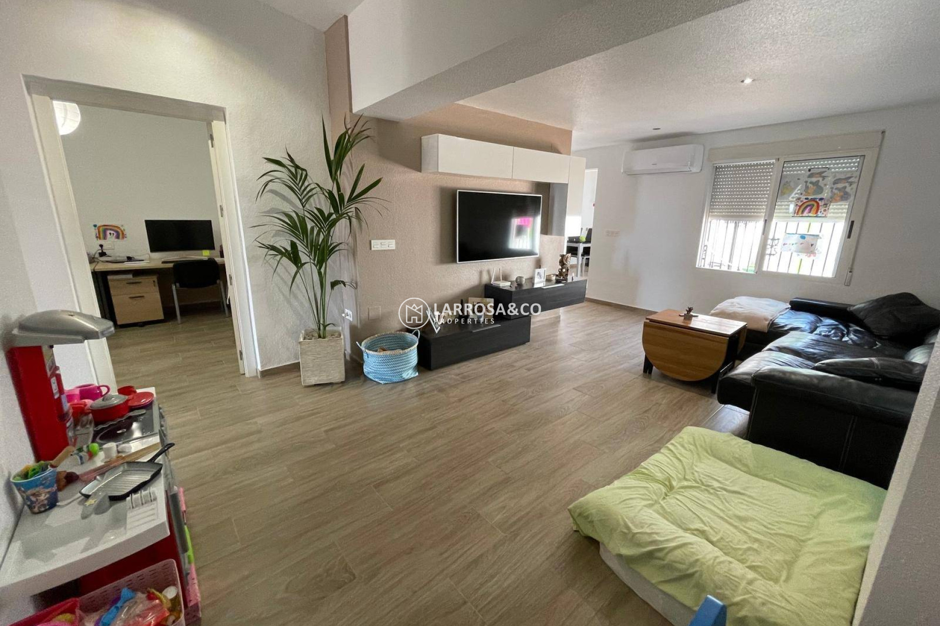 Resale - Semi-detached house - Pilar de la Horadada - Zona Pueblo