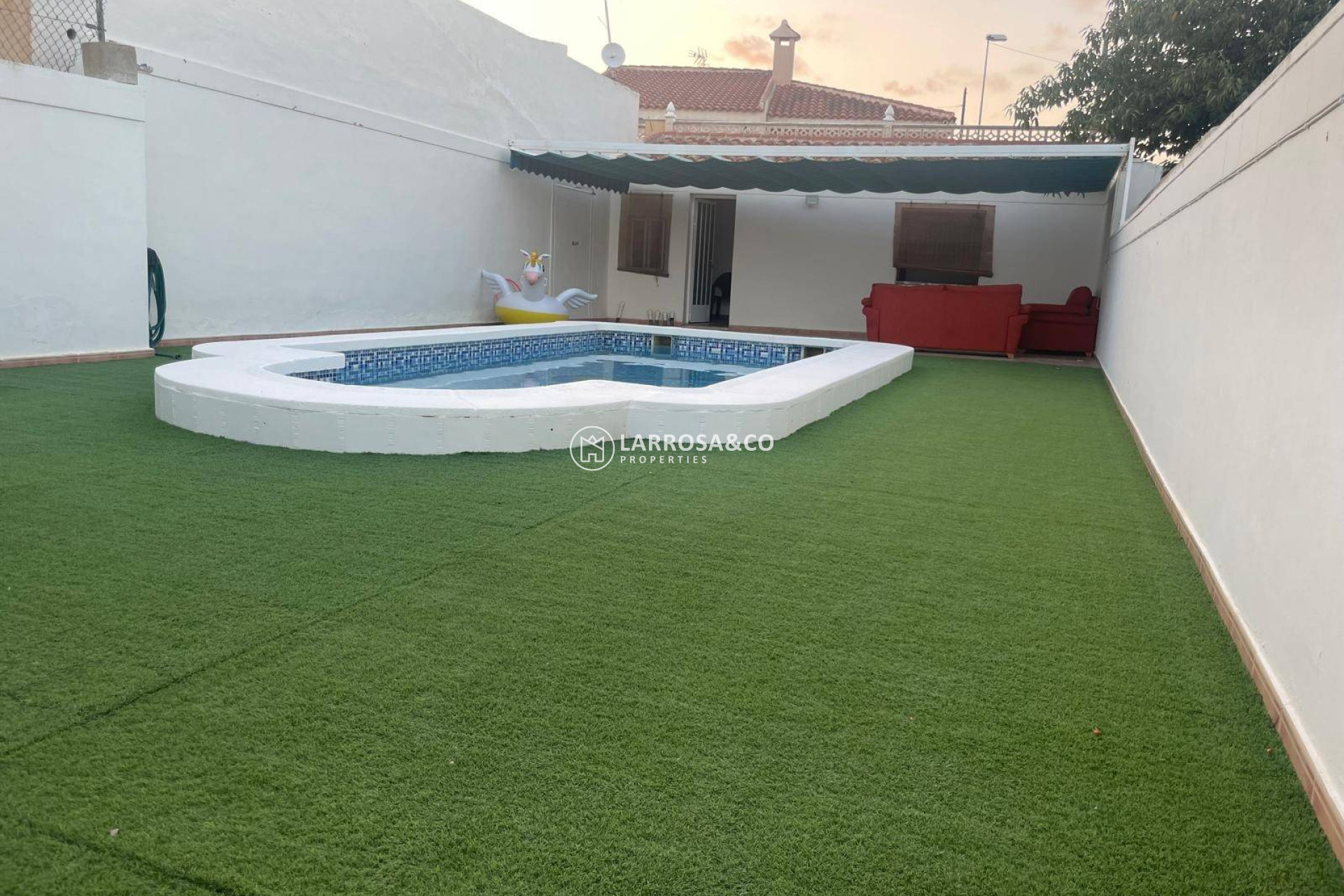 Resale - Semi-detached house - Pilar de la Horadada - Zona Pueblo