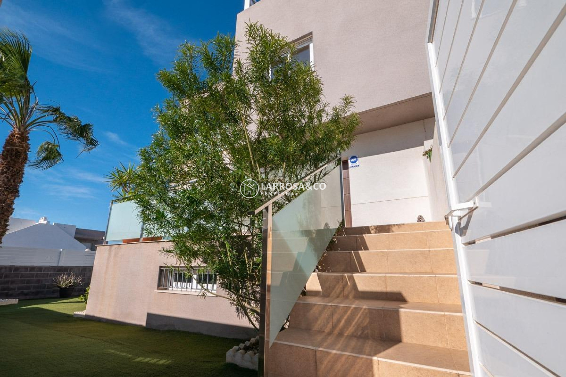 Resale - Semi-detached house - Torrevieja - Aguas Nuevas