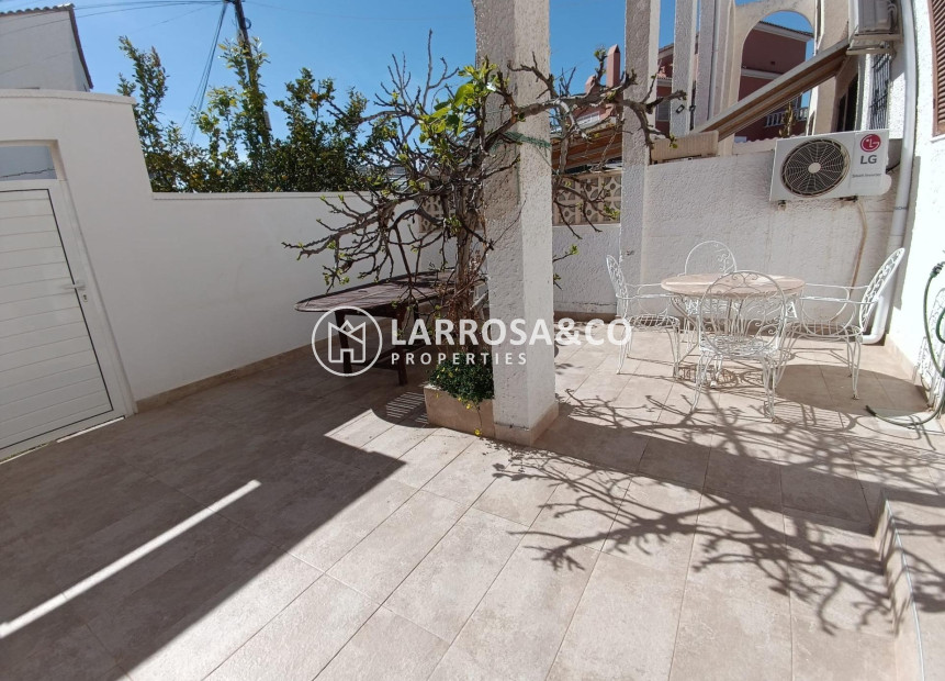 Resale - Semi-detached house - Torrevieja - Calas blanca