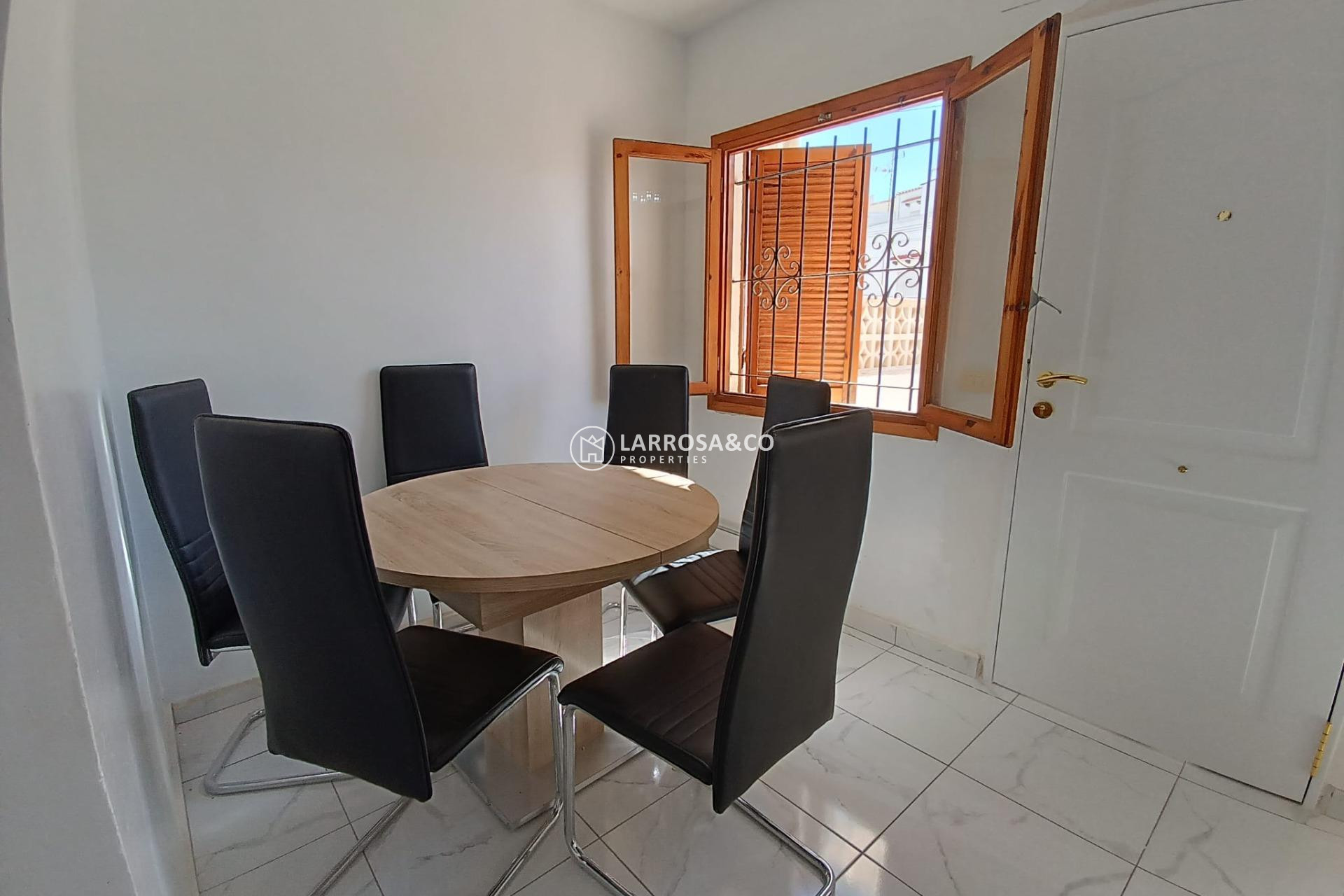 Resale - Semi-detached house - Torrevieja - Calas blanca