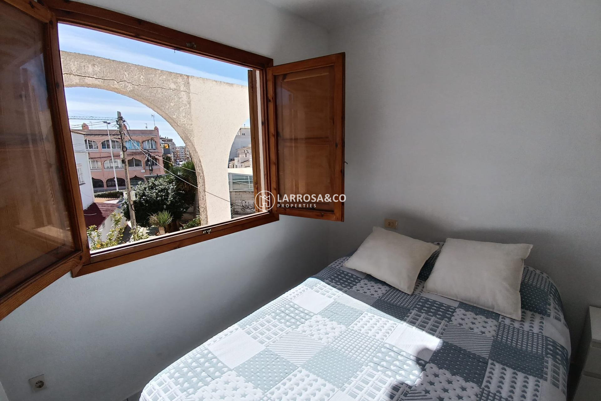 Resale - Semi-detached house - Torrevieja - Calas blanca