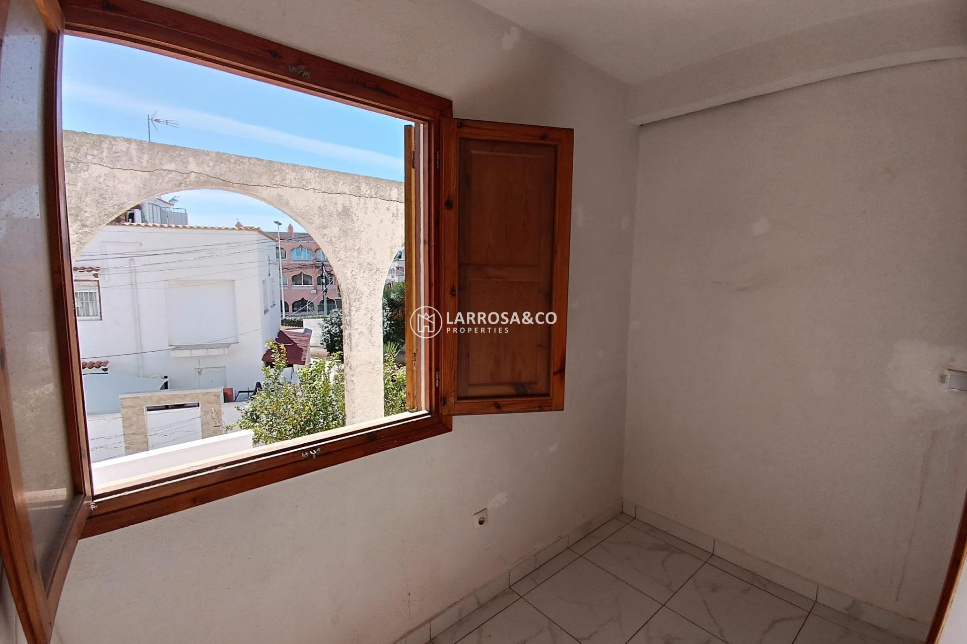 Resale - Semi-detached house - Torrevieja - Calas blanca