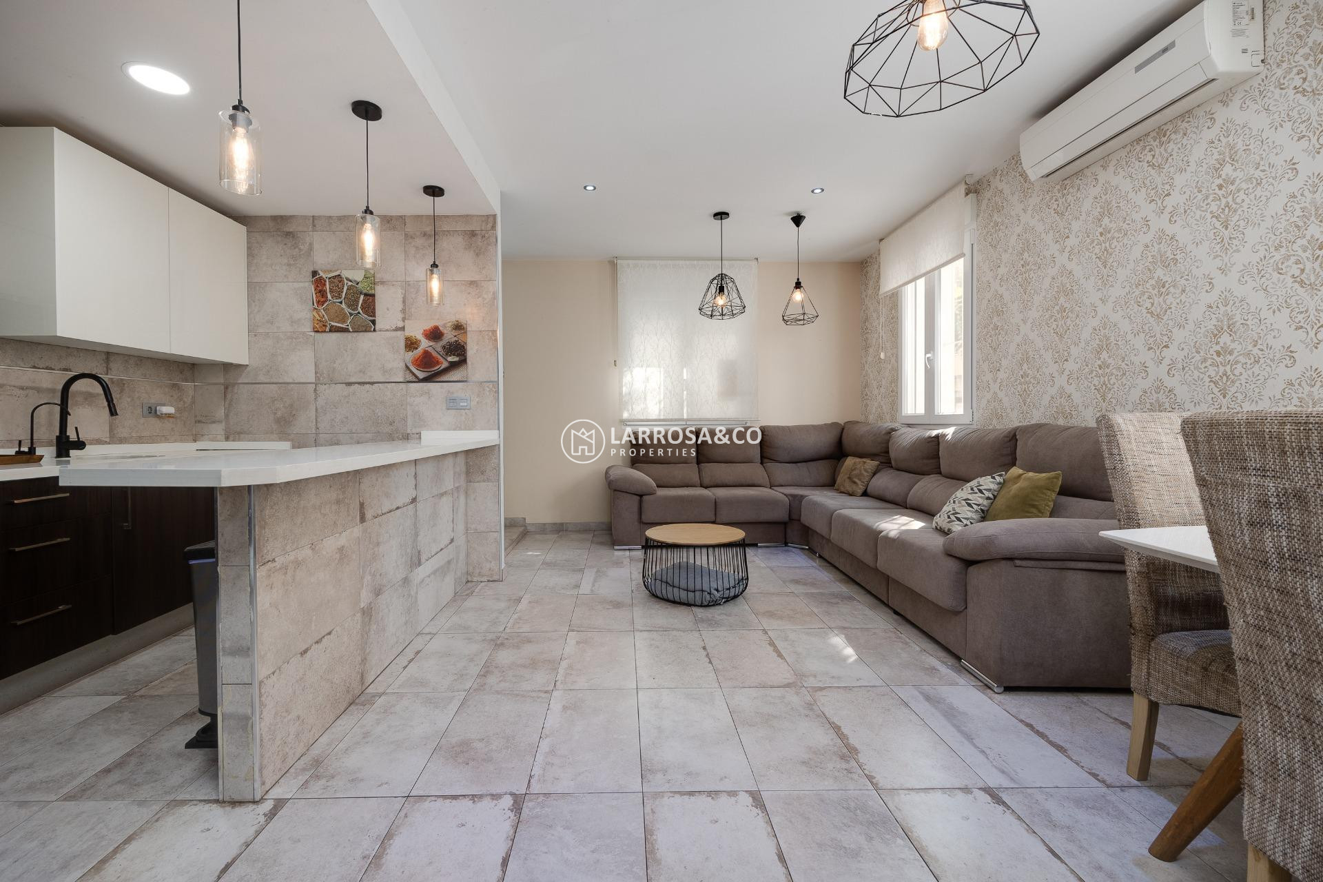 Resale - Semi-detached house - Torrevieja - Centro