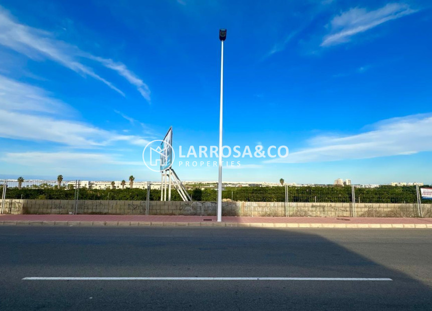 Resale - Semi-detached house - Torrevieja - La siesta