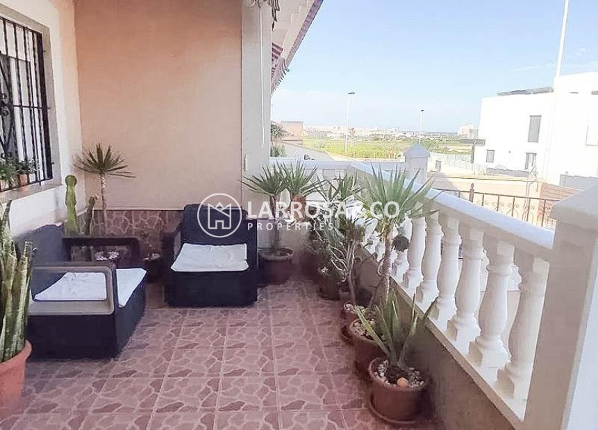 Resale - Semi-detached house - Torrevieja - Los Altos
