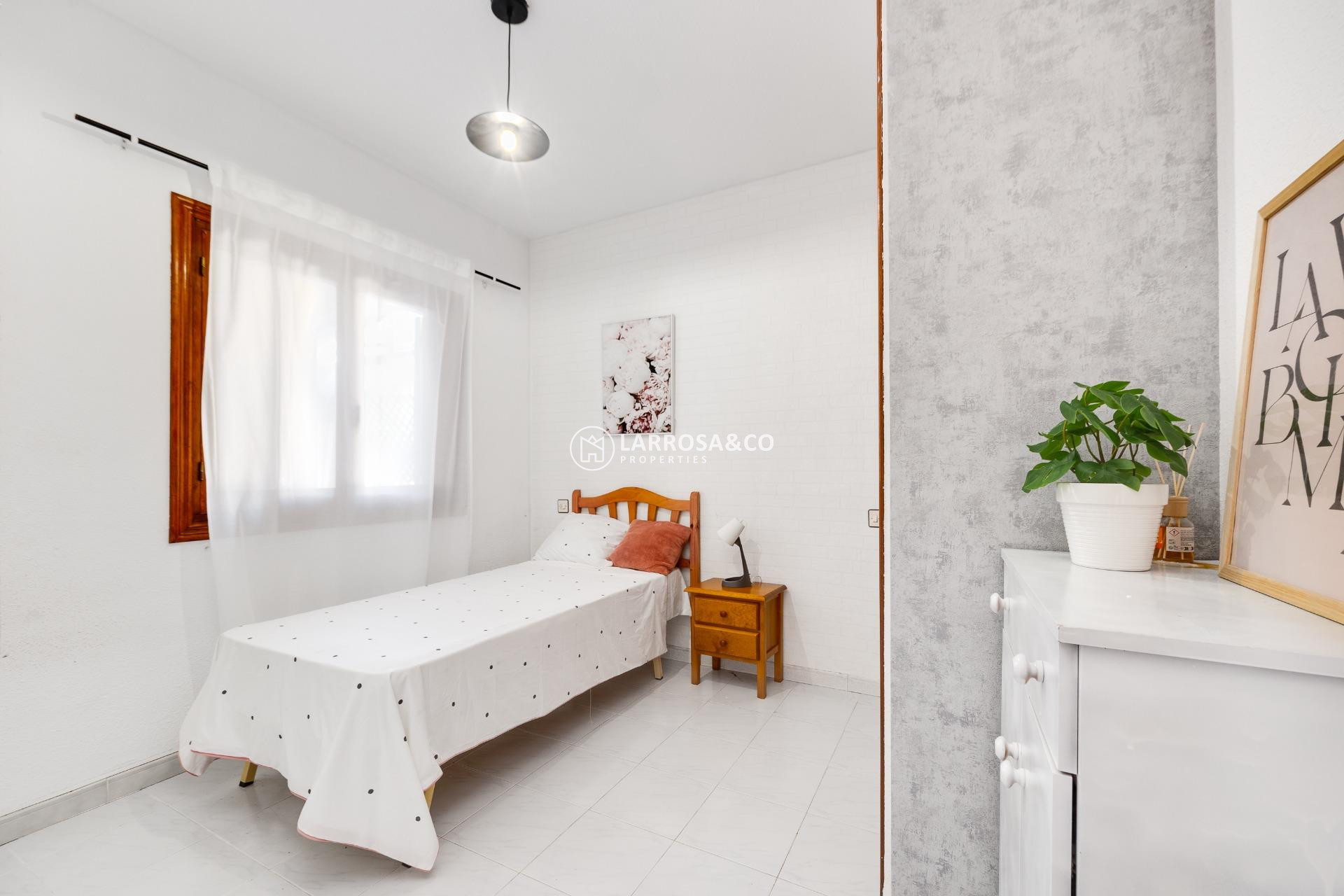 Resale - Semi-detached house - Torrevieja - Nueva Torrevieja