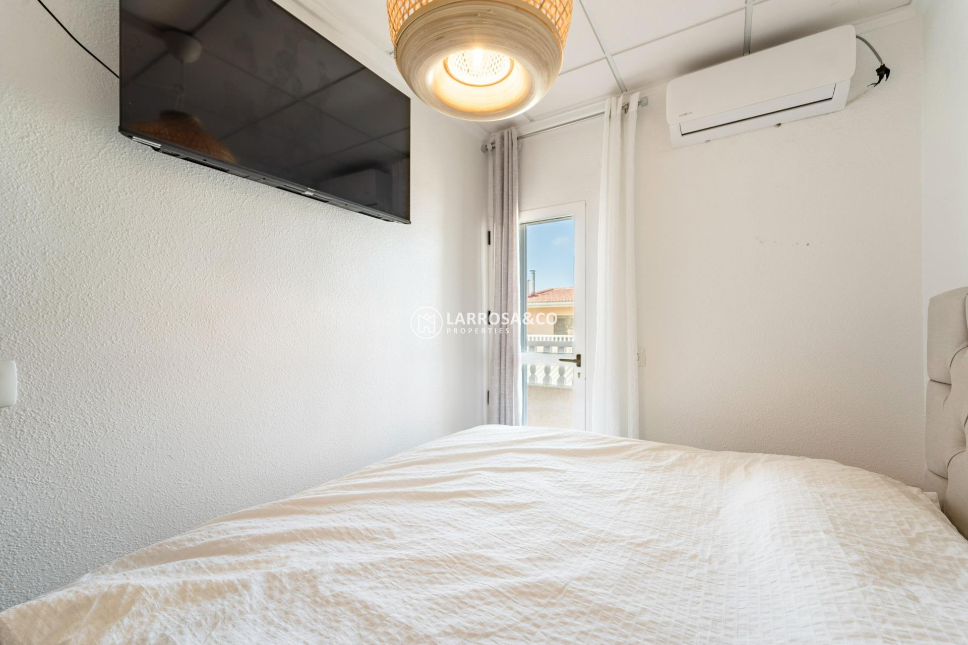 Resale - Semi-detached house - Torrevieja - Playa de los Naufragos