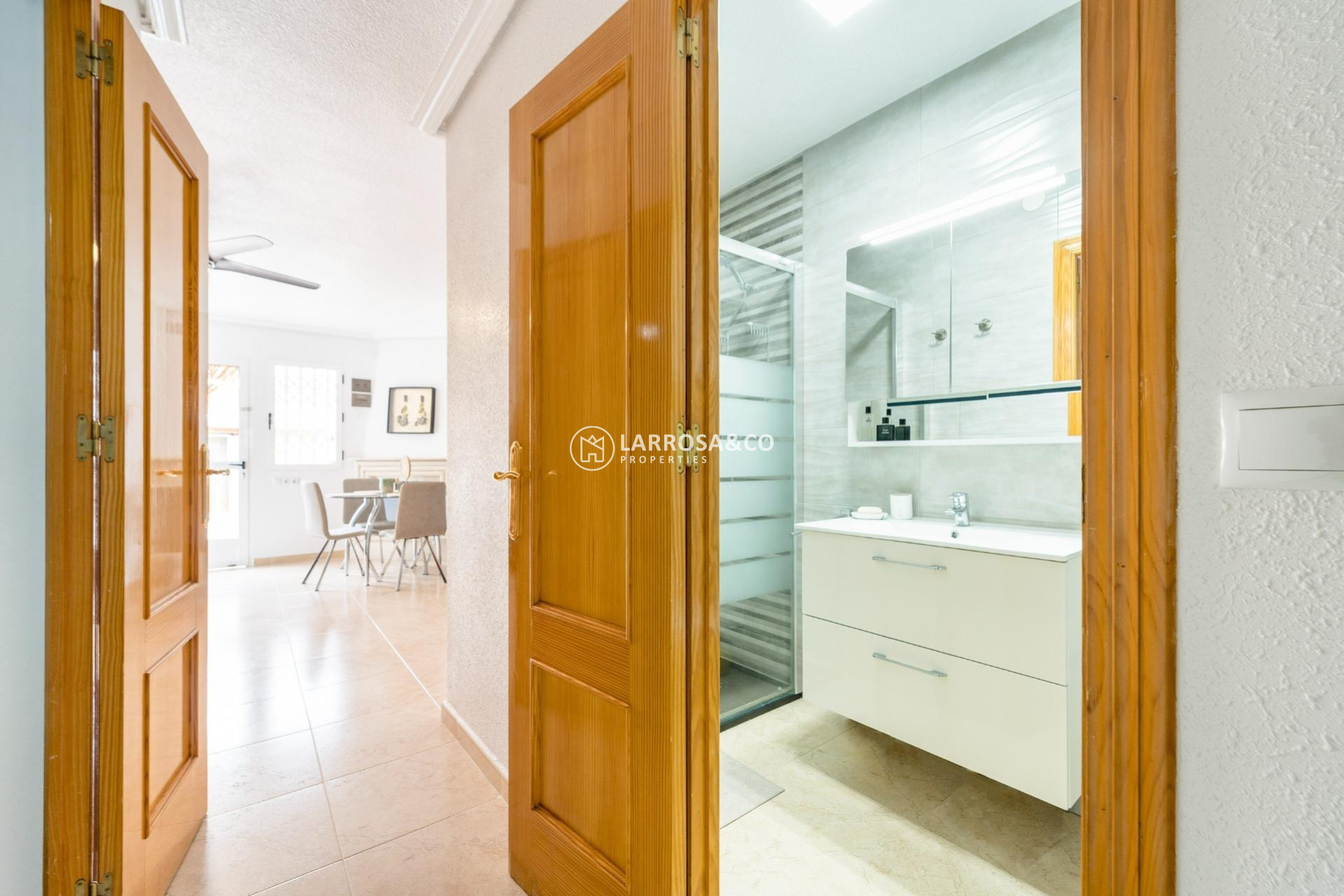 Resale - Semi-detached house - Torrevieja - Playa de los Naufragos