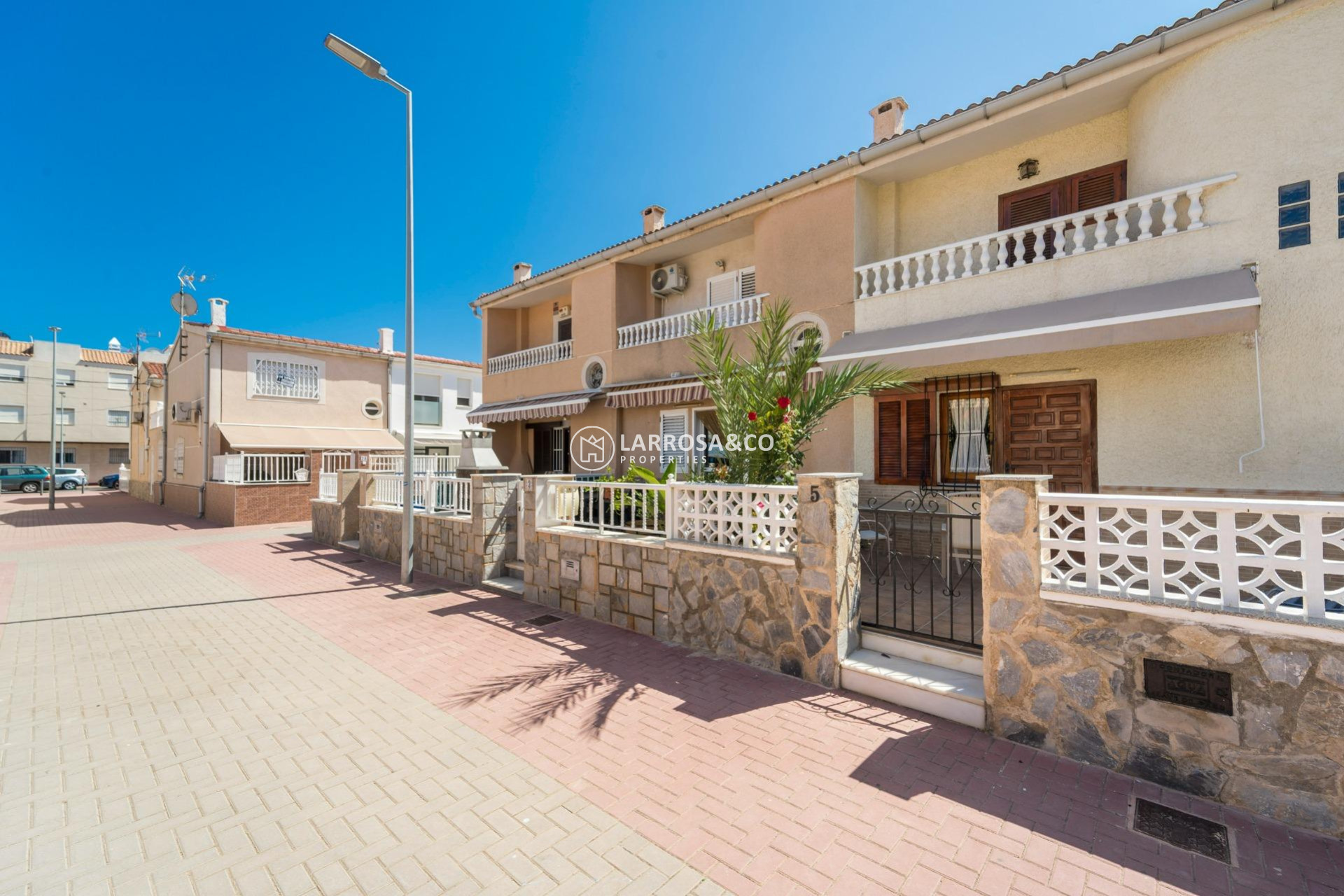 Resale - Semi-detached house - Torrevieja - Playa de los Naufragos