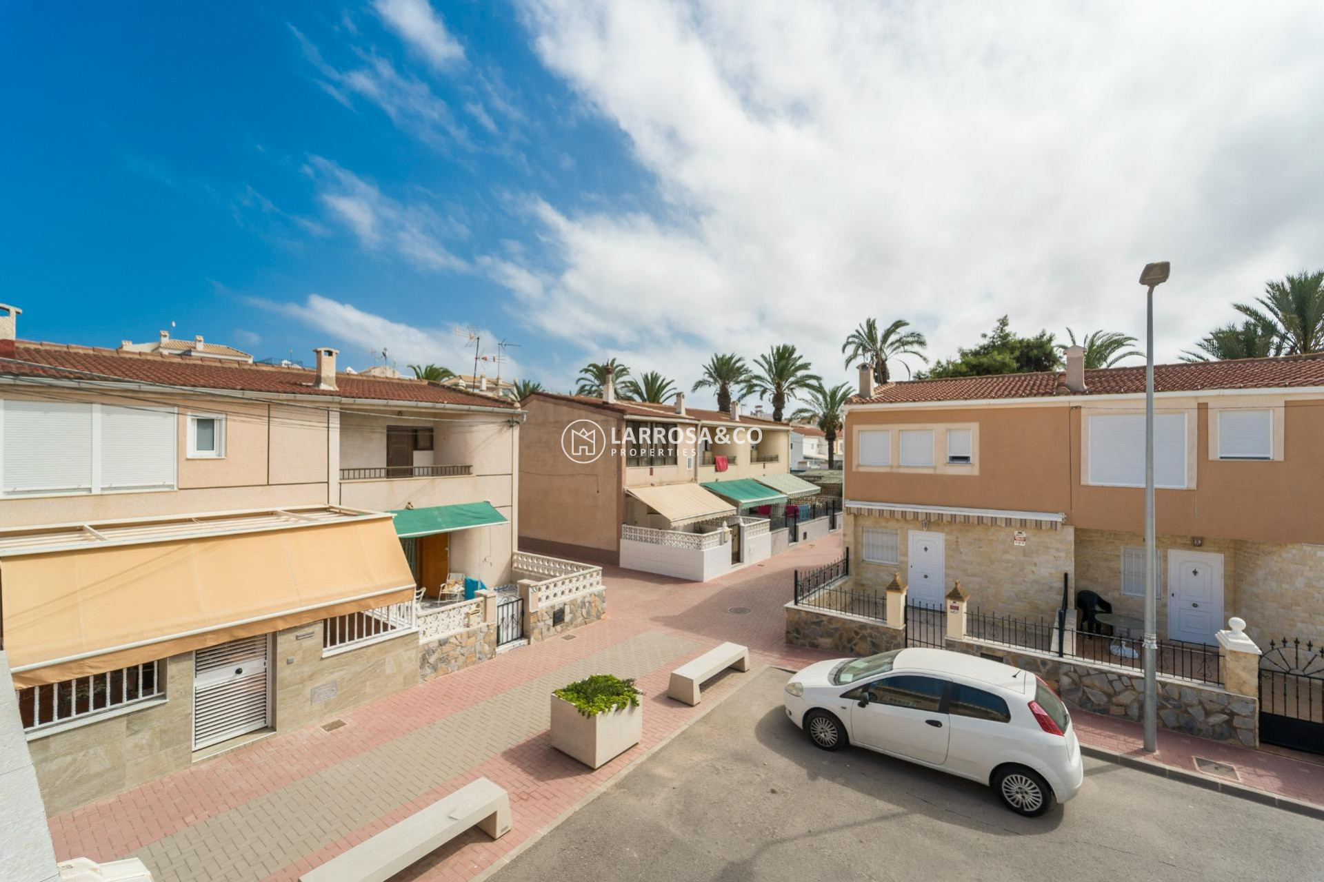 Resale - Semi-detached house - Torrevieja - Playa de los Naufragos
