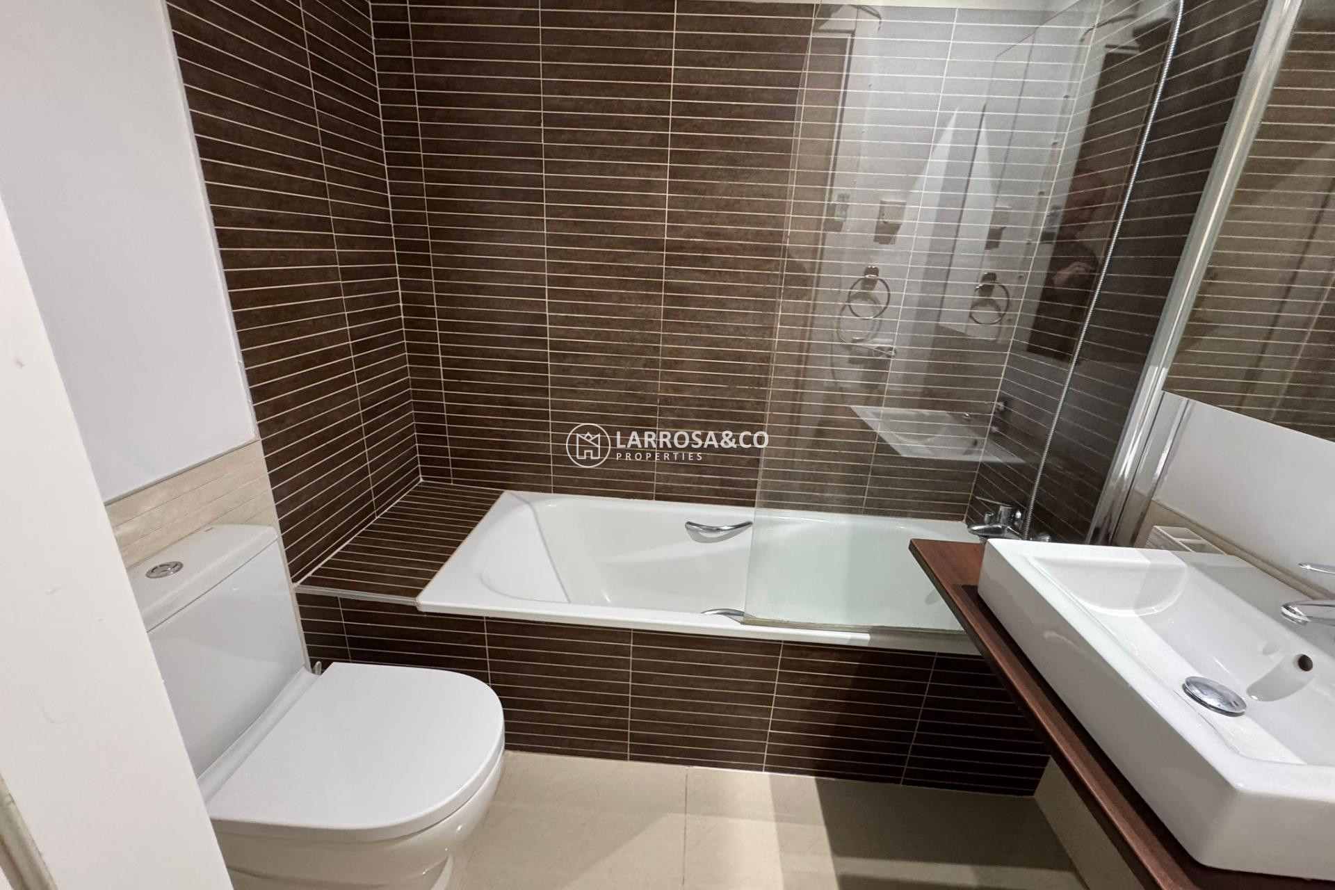 Resale - Semi-detached house - Torrevieja - Punta Prima