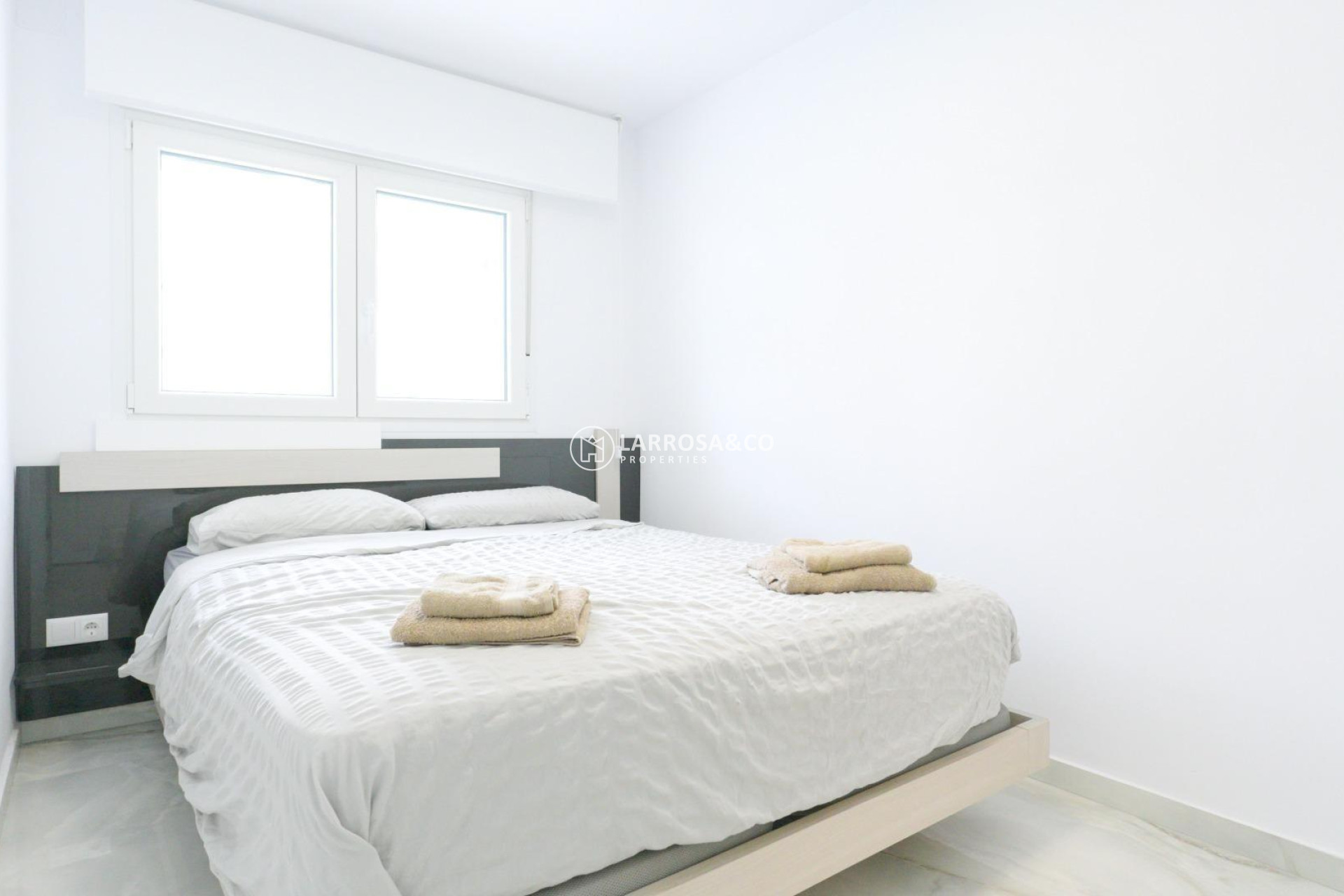 Resale - Semi-detached house - Torrevieja - Punta Prima