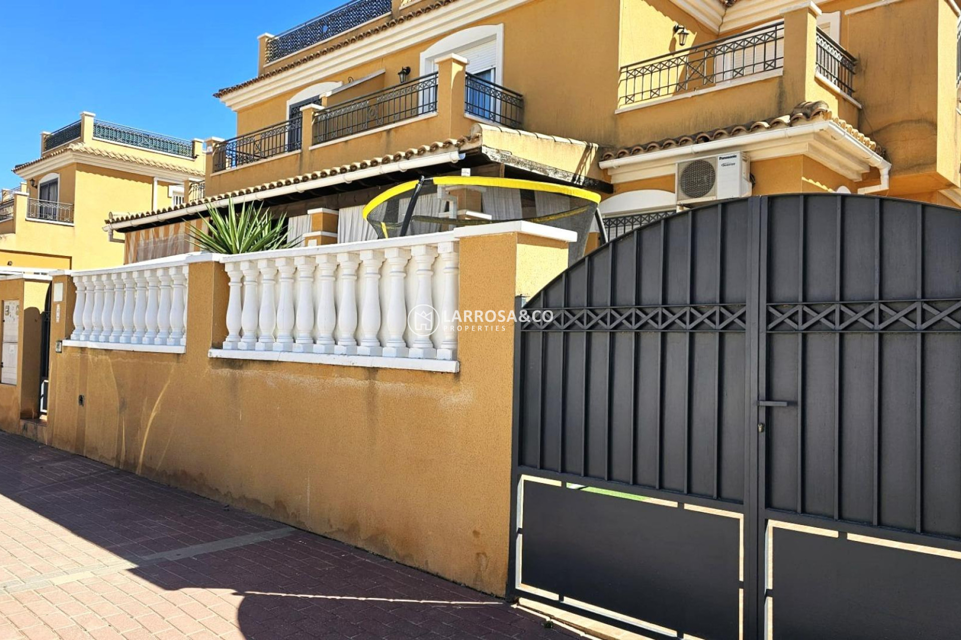 Resale - Semi-detached house - Torrevieja - Sector 25