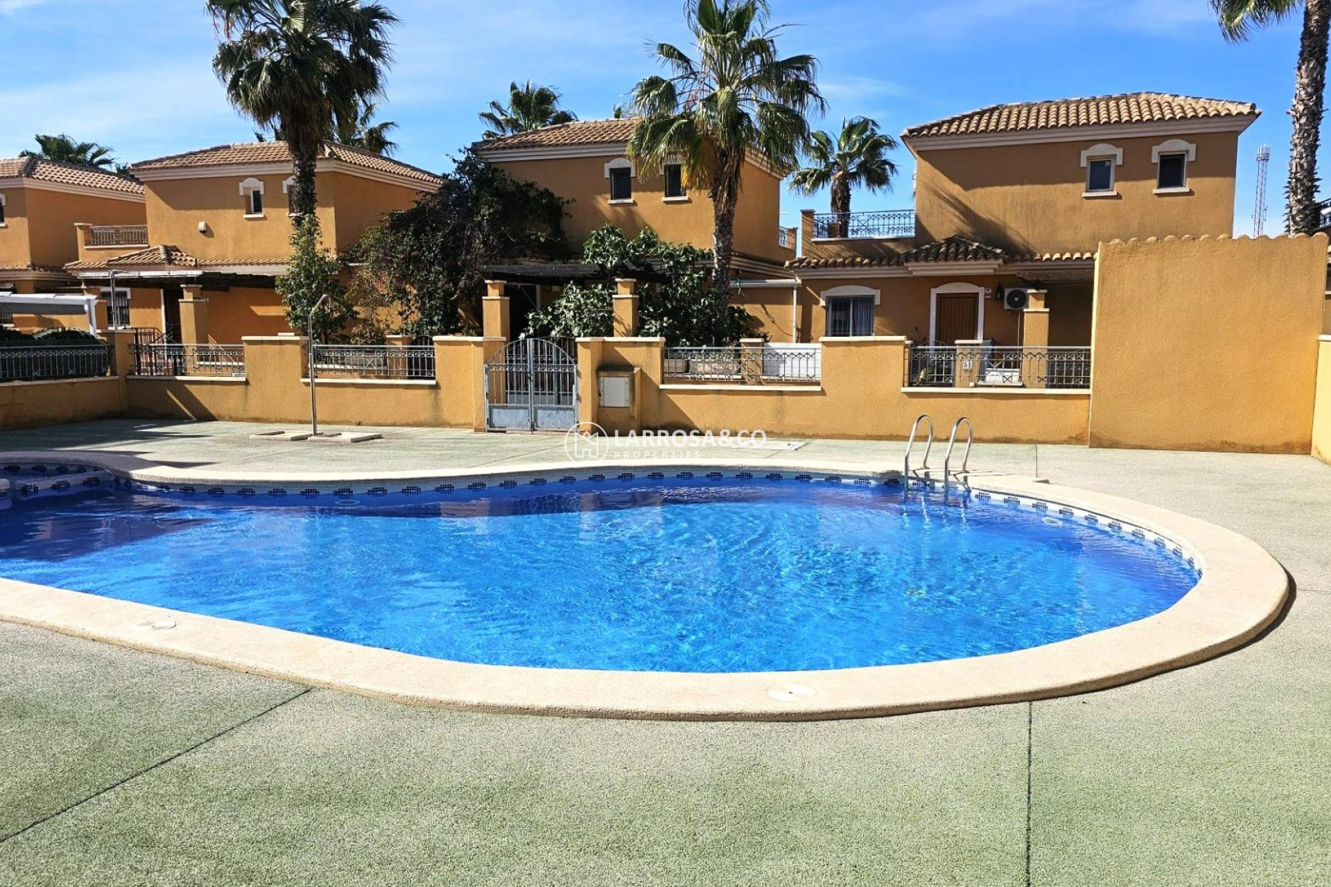 Resale - Semi-detached house - Torrevieja - Sector 25