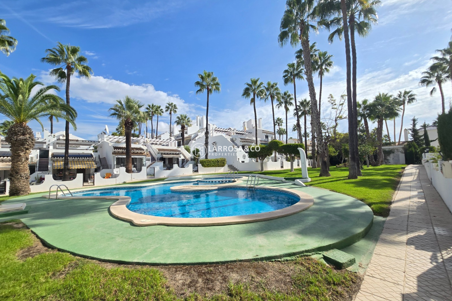 Resale - Semi-detached house - Villamartin - Costa Blanca