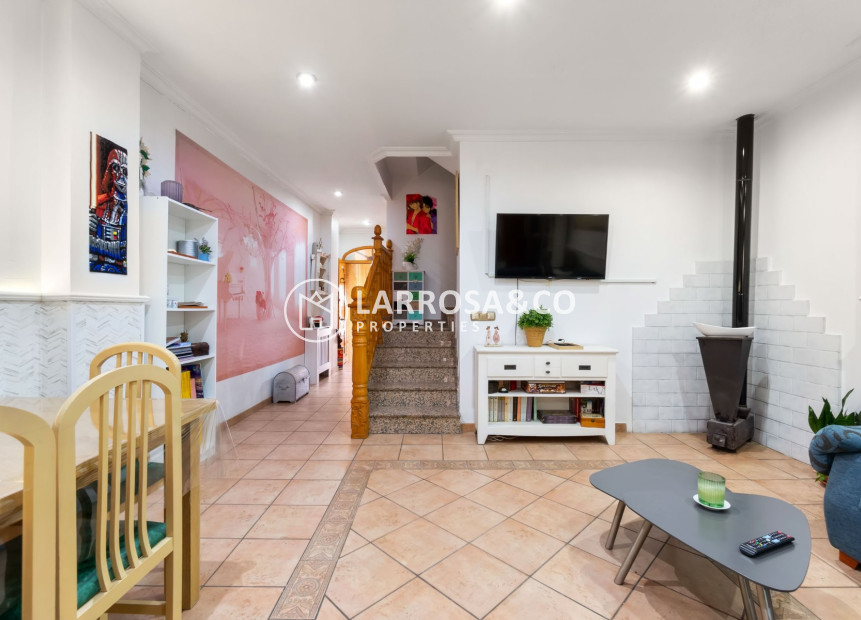 Resale - Townhouse - Ciudad Quesada