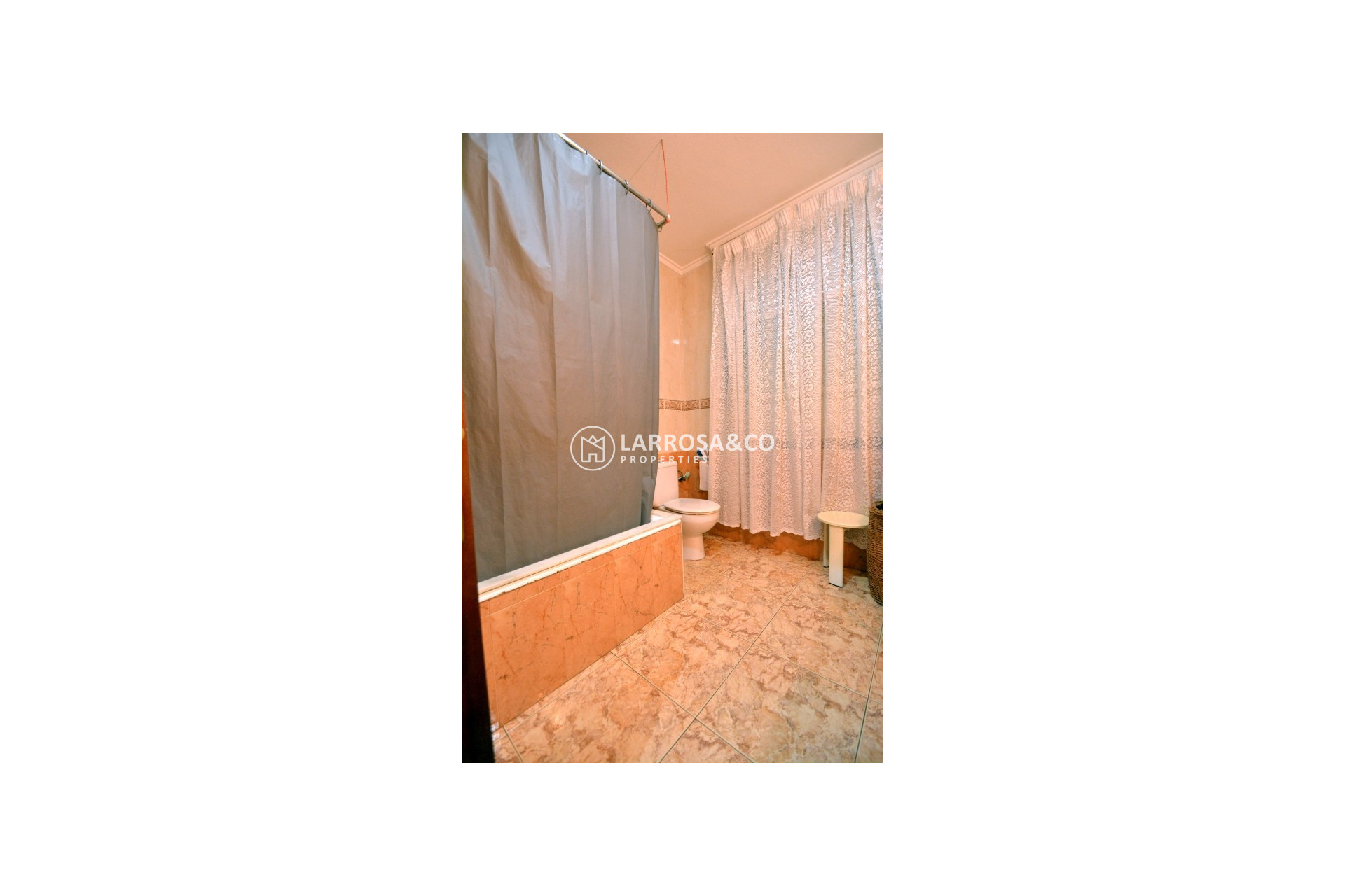 Resale - Townhouse - Guardamar del Segura - MERCADONA