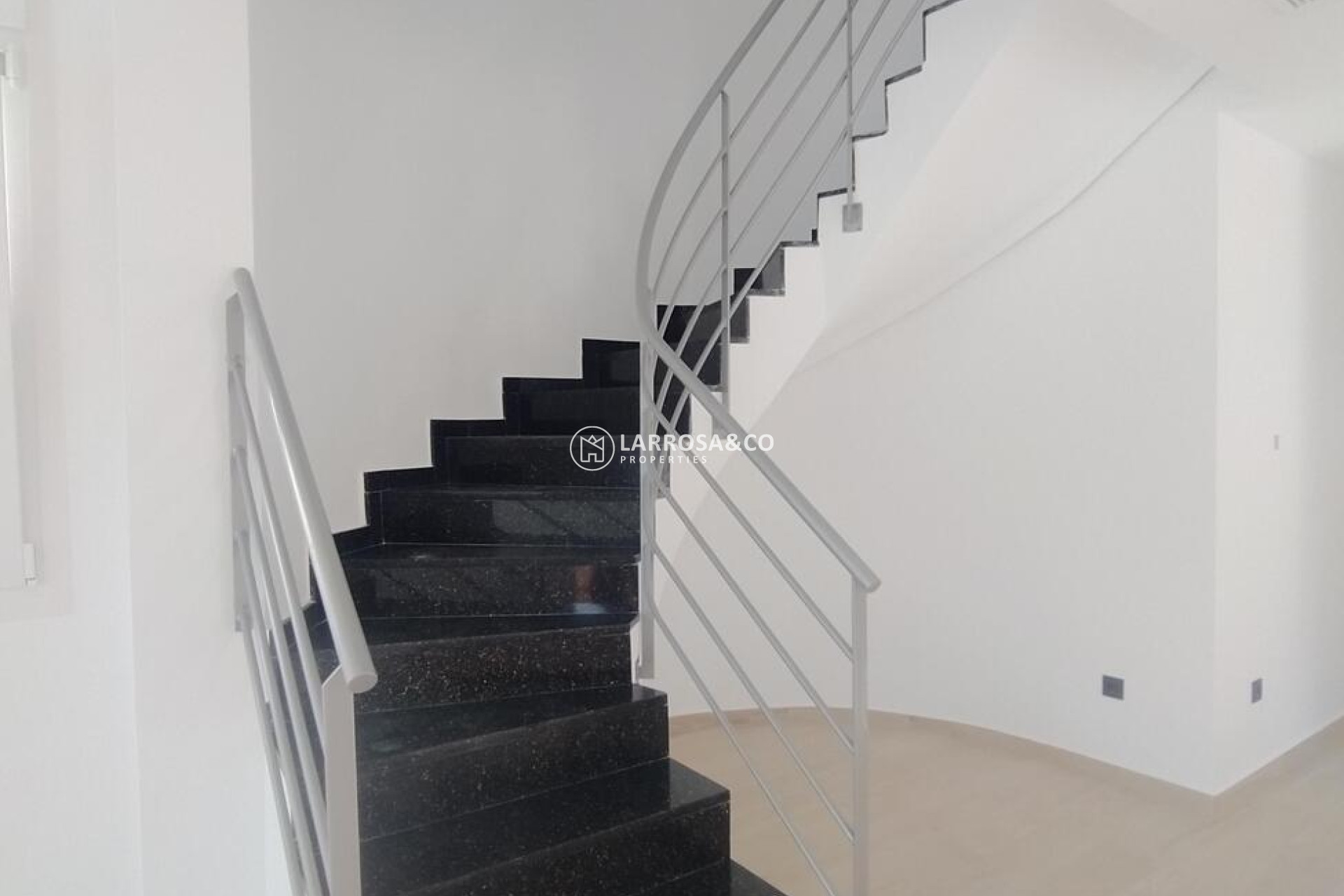 Resale - Villa Penthouse - Torrevieja - Aguas Nuevas