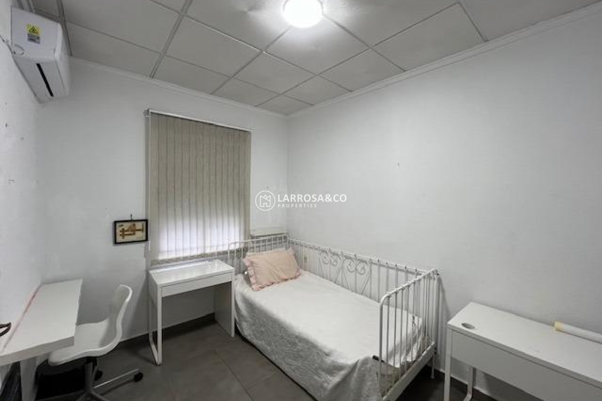 Reventa - Adosado - Dolores - CENTRO