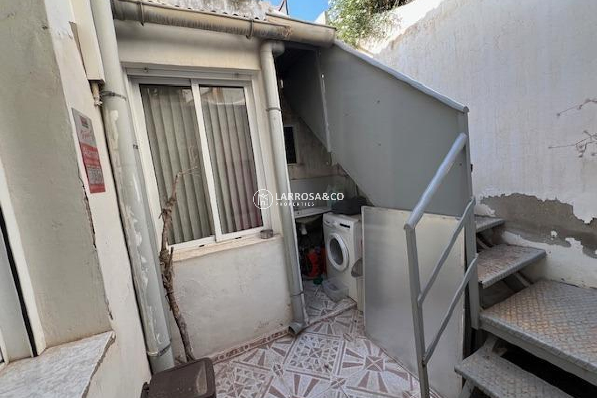 Reventa - Adosado - Dolores - CENTRO