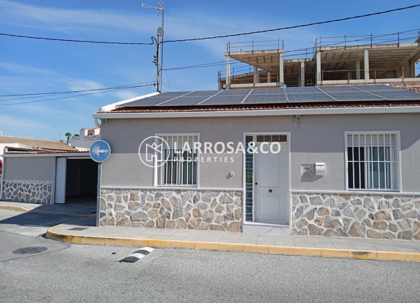 Reventa - Adosado - Los Montesinos - PUEBLO CENTRO