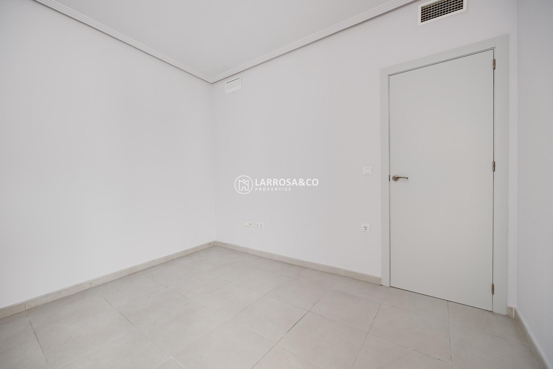 Reventa - Apartamento - Torrevieja - Estacion de autobuses